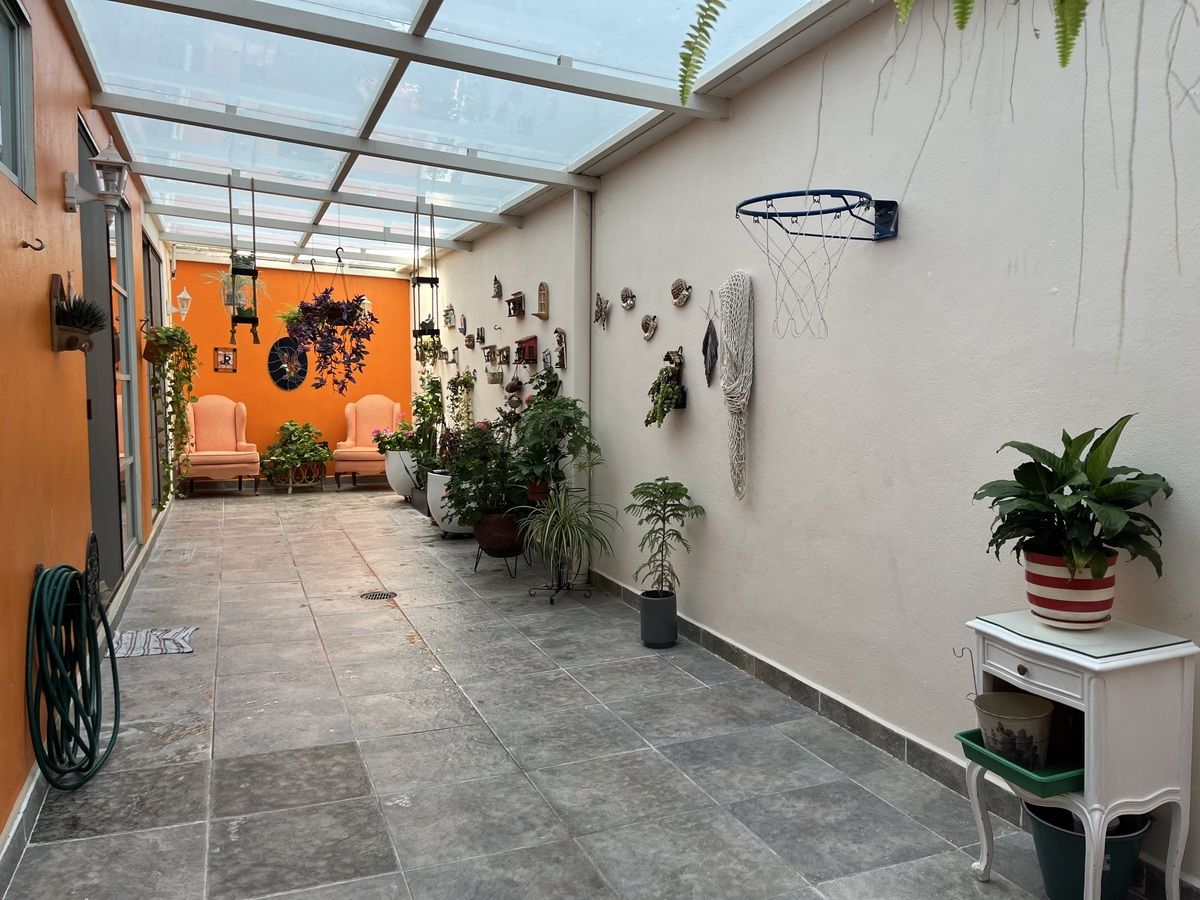 28 de 36: PATIO TRASERO TECHADO