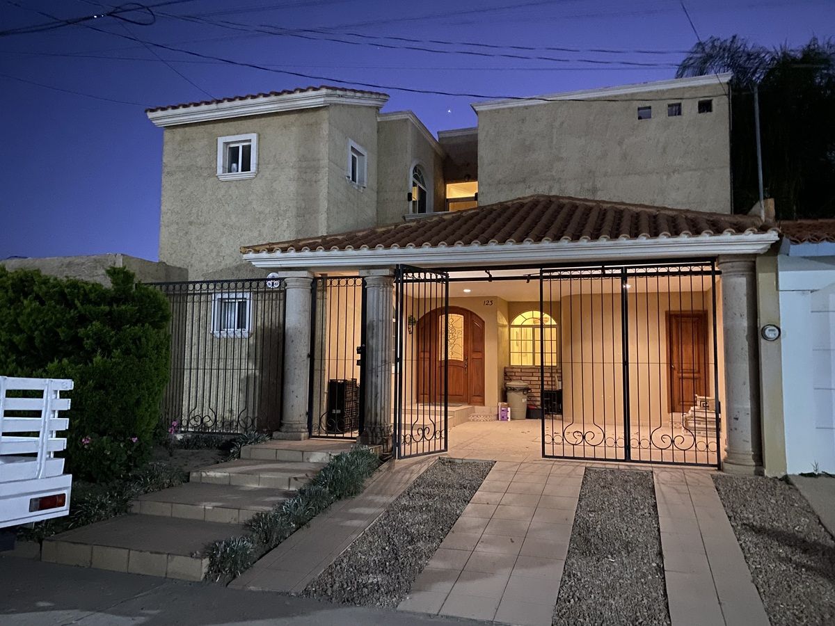 Casa a la Venta en Residencial Santa Teresa