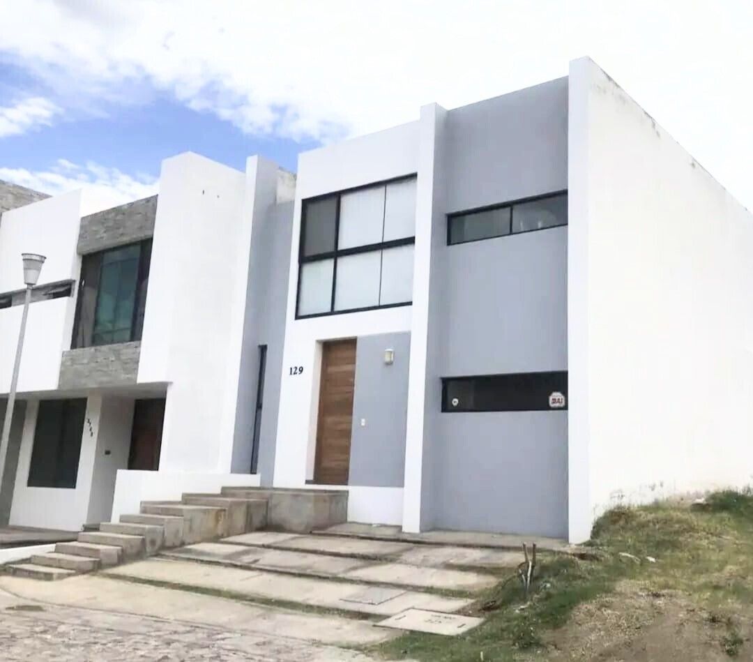 ESPECTACULAR CASA EN VENTA EN SENDERO DE LAS MORAS TLAJOMULCO DE ZUÑIGA - foto 1