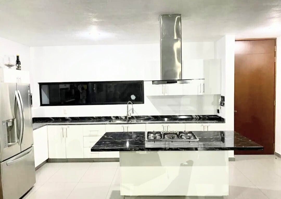 ESPECTACULAR CASA EN VENTA EN SENDERO DE LAS MORAS TLAJOMULCO DE ZUÑIGA - foto 2