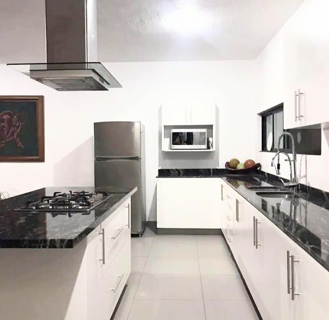 ESPECTACULAR CASA EN VENTA EN SENDERO DE LAS MORAS TLAJOMULCO DE ZUÑIGA - foto 3