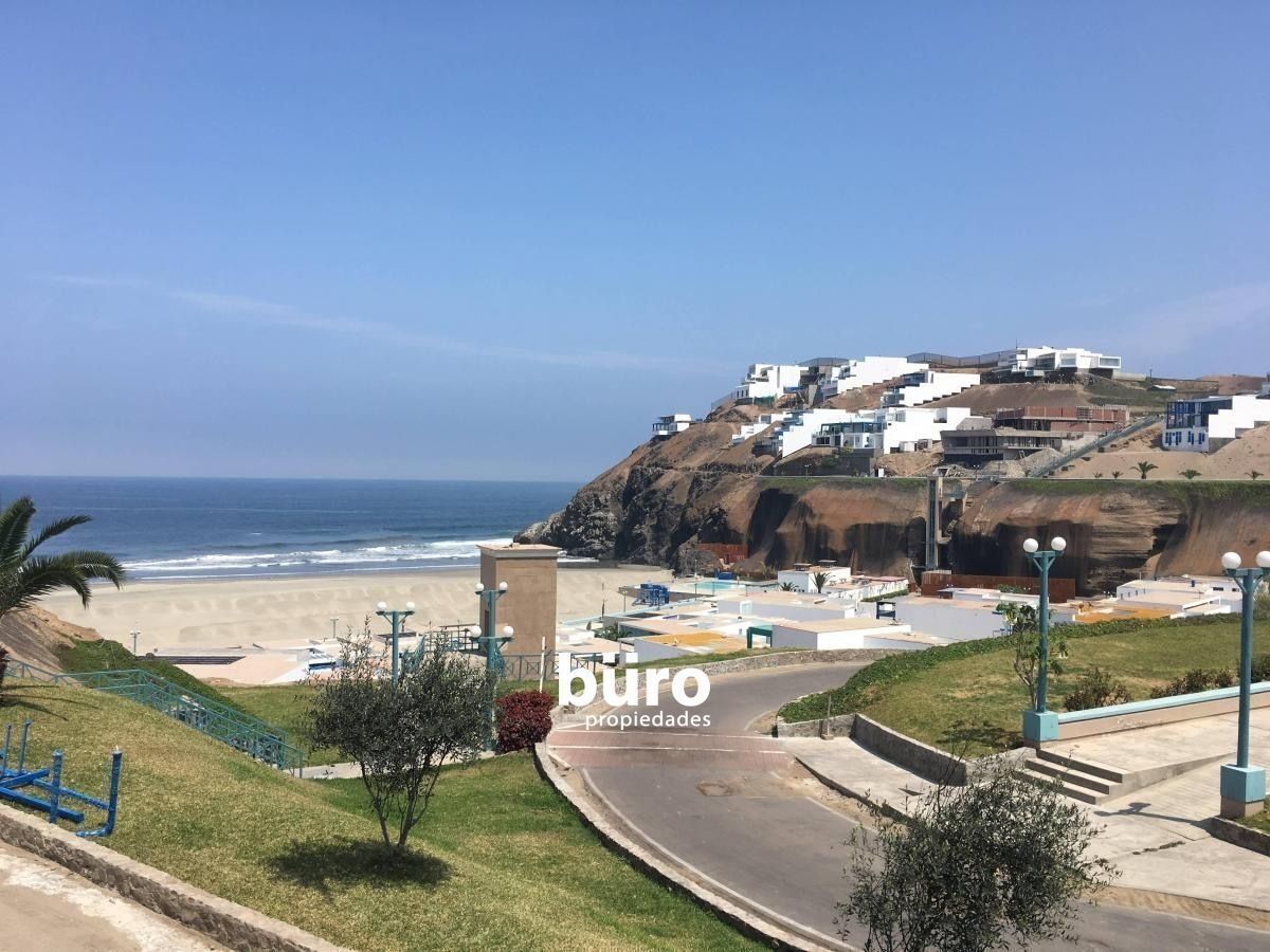 2 de 12: Vista Playa