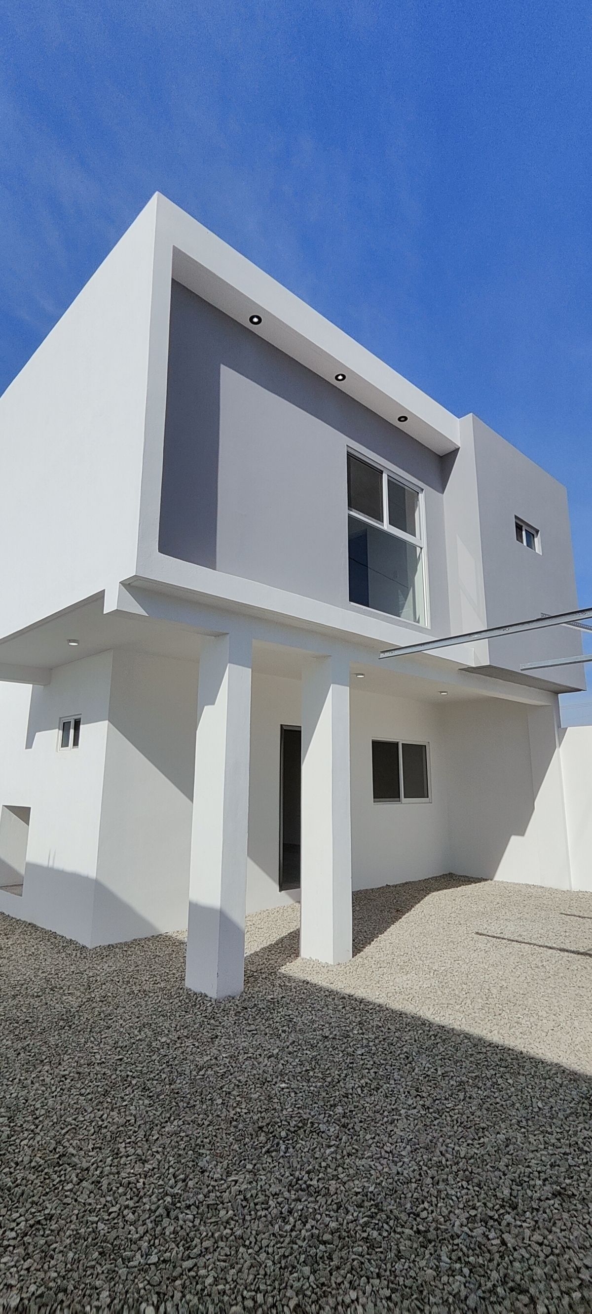 1 of 20: Fachada