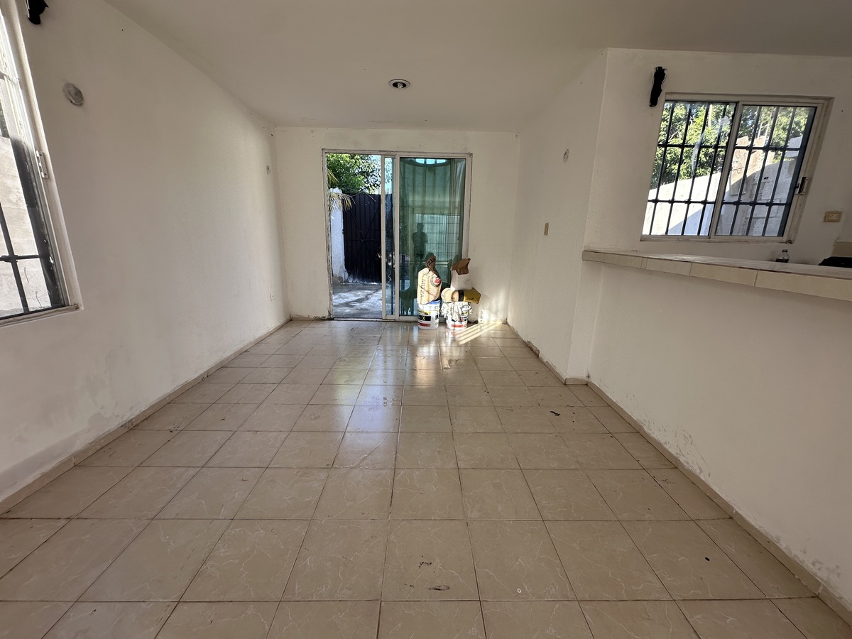 3 of 21: Espacio sala comedor corrido