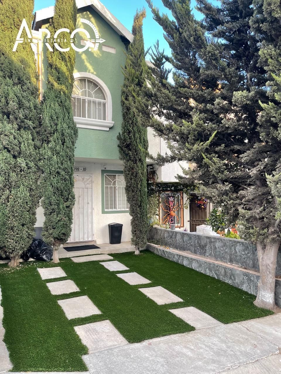 CASA EN RENTA AMUEBLADA EN JARDINES DE AGUA CALIENTE