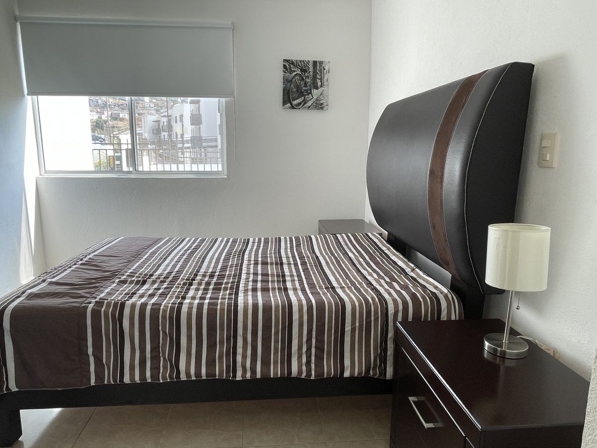 11 de 25: Habitacion principal con mosquitero y persianas