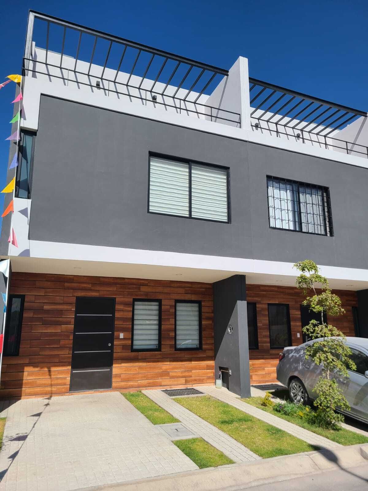 1 de 12: Cochera 2 autos y terraza