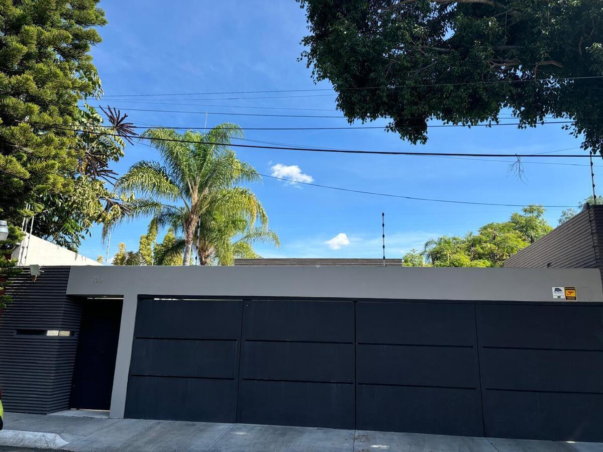 3 de 47: FACHADA