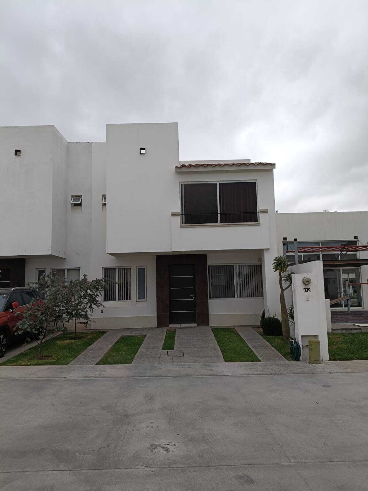 3 of 21: FACHADA PRINCIPAL