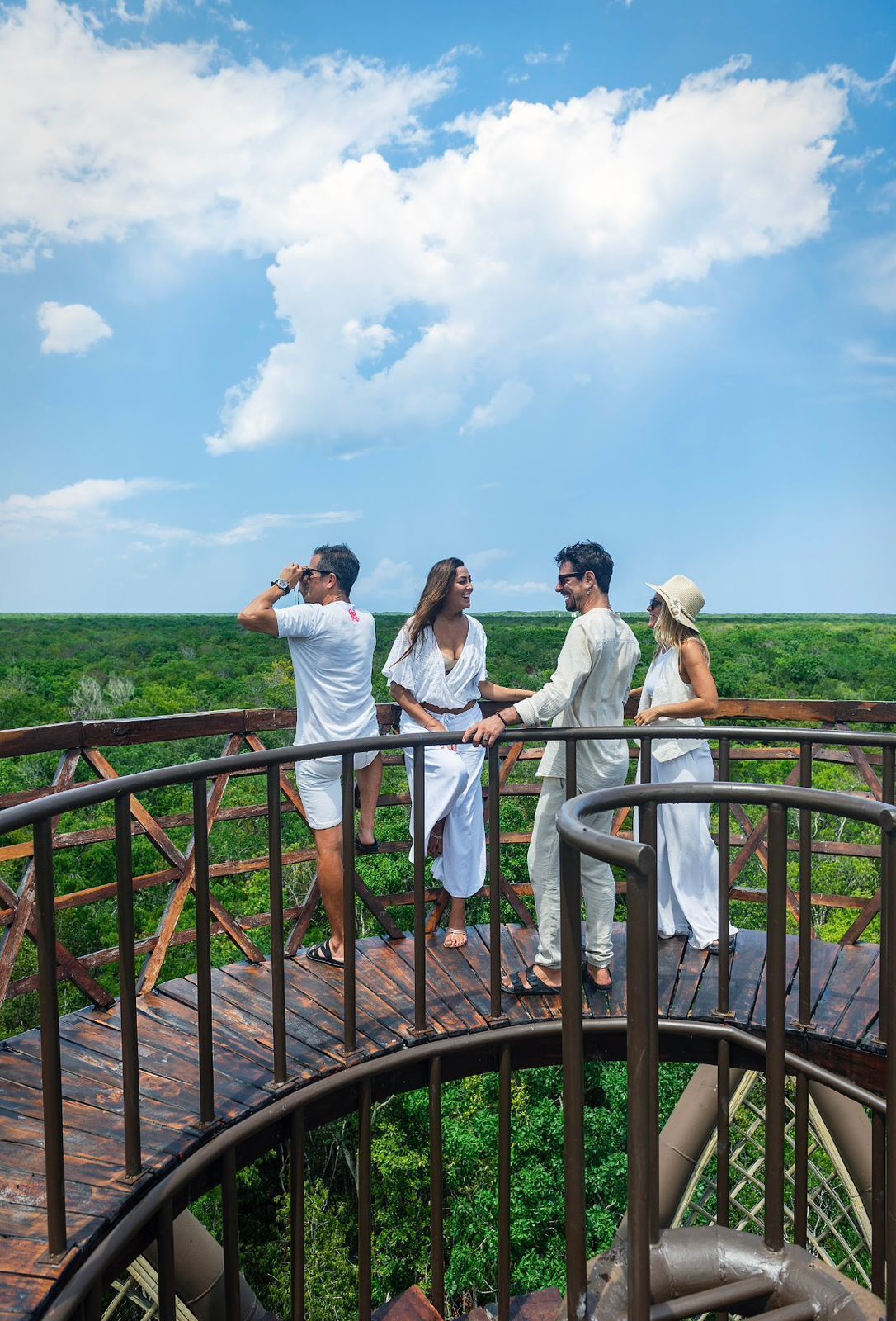 24 de 38: Mirador espectacular a la selva