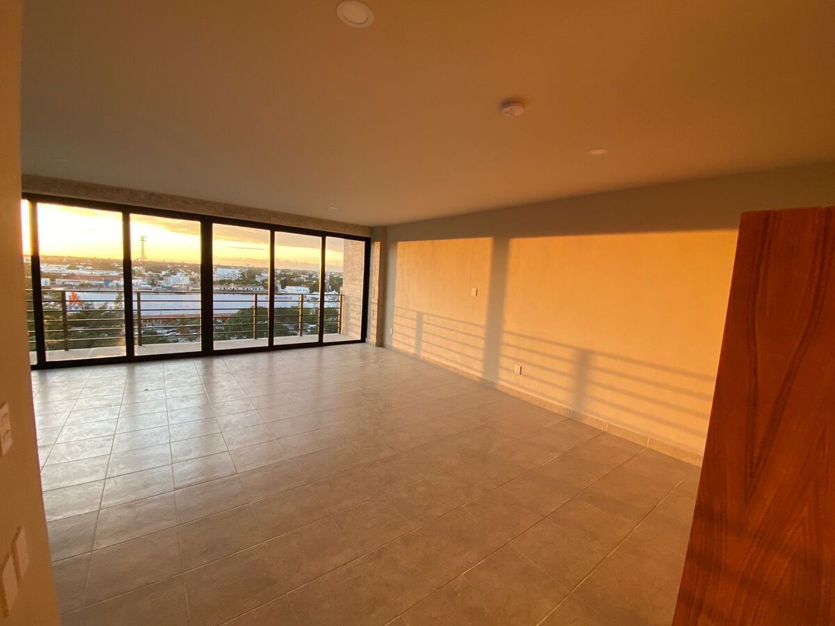 4 de 11: Sala y comedor con terraza