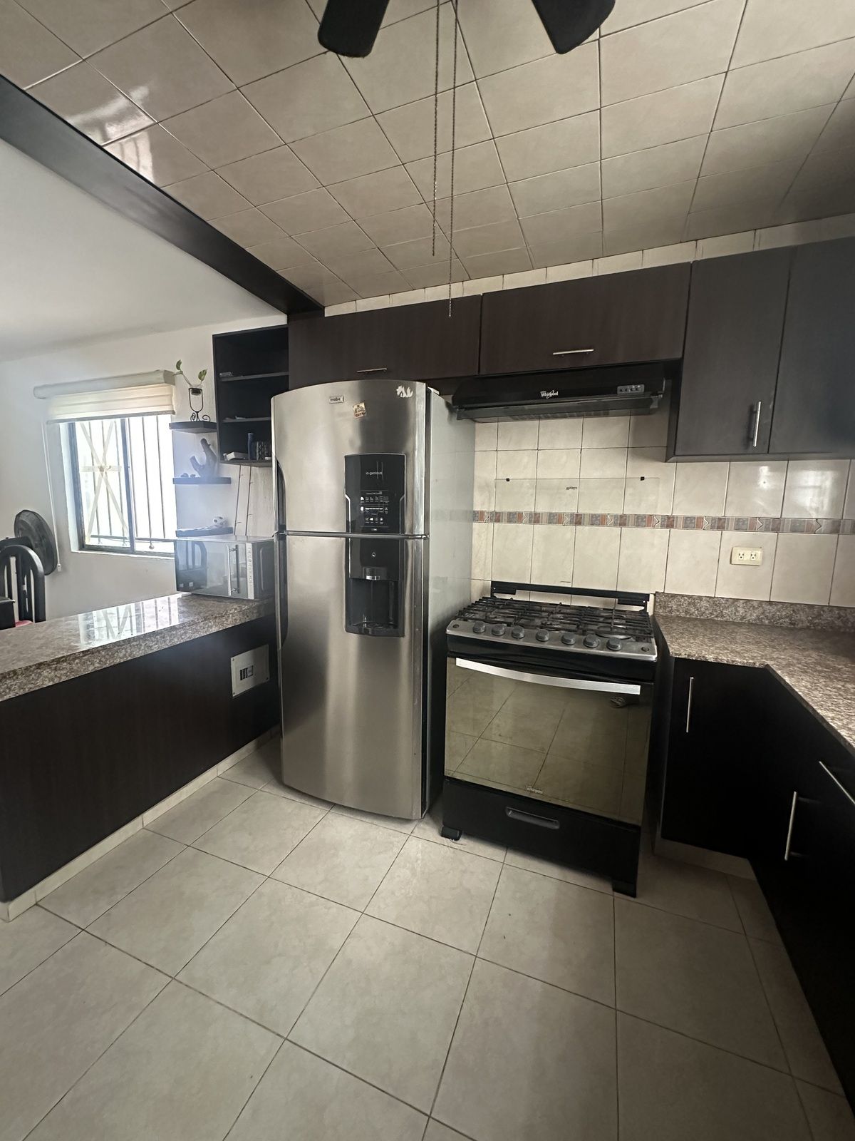 5 de 16: Cocina integral equipada