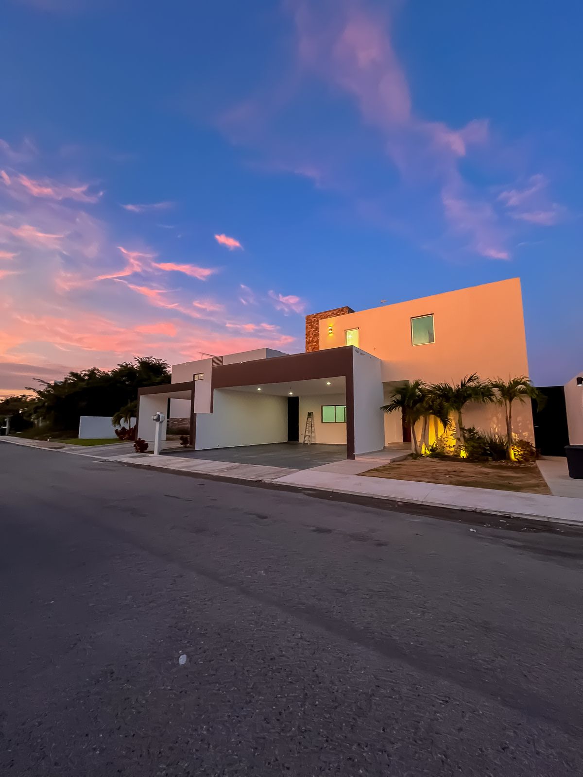 Residencia JARDINES en privada REJOYADA al norte de Mérida, Yucatán