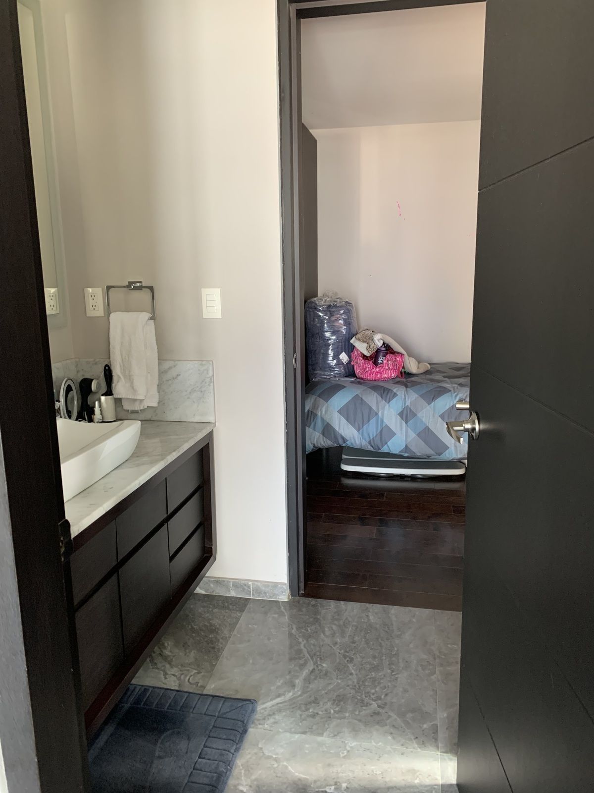 19 de 30: Baño con entrada a estudio