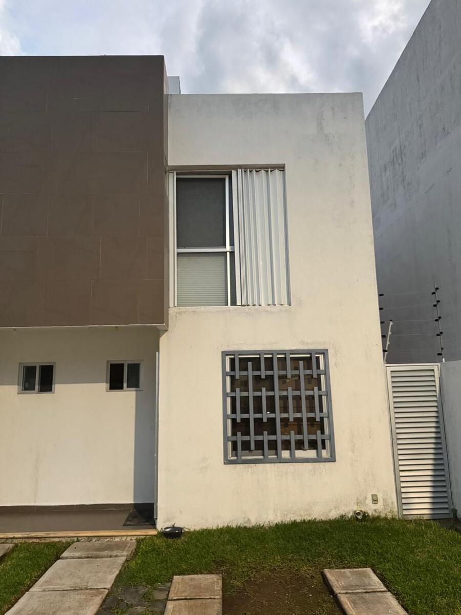 RENTA RESIDENCIAL CUYAGUA 2 REC SIN MUEBLES