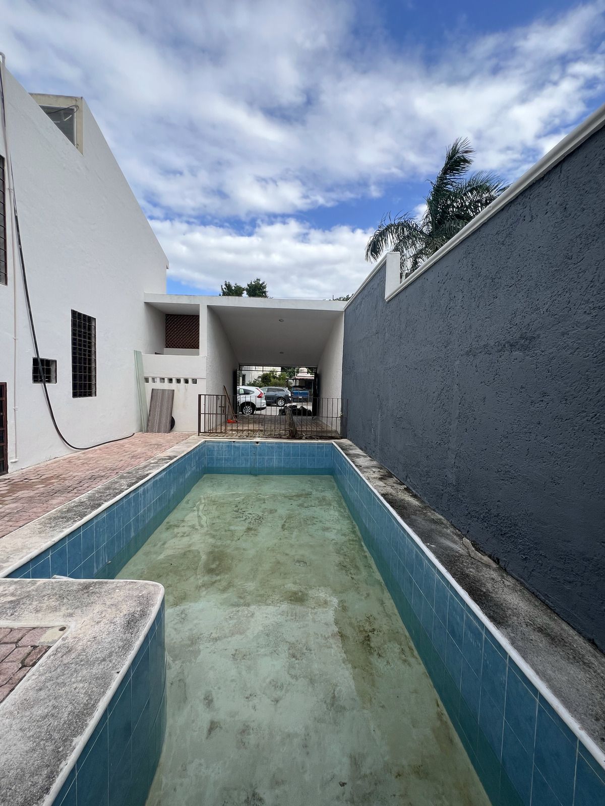 12 de 36: Piscina con cochera #2