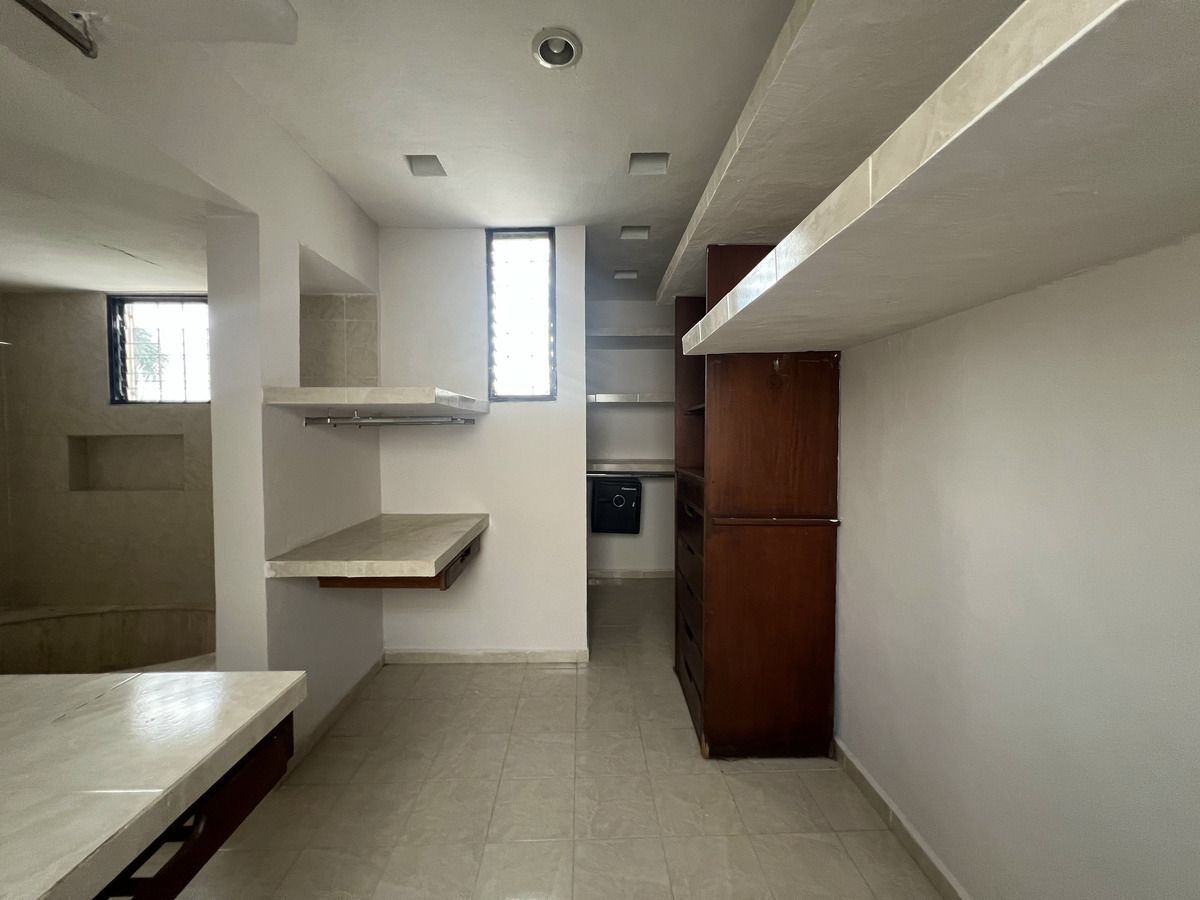 23 de 36: Vestidor recamara principal