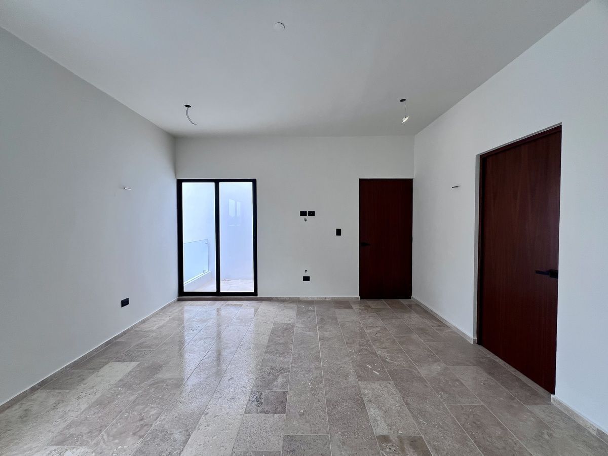 17 de 32: RECÁMARA CON VESTIDOR Y BAÑO