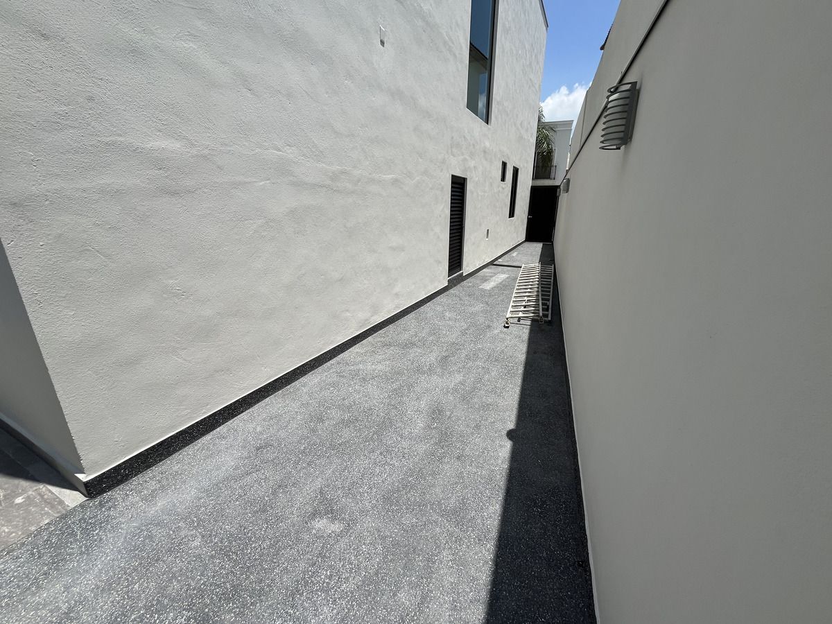38 de 40: Pasillo lateral