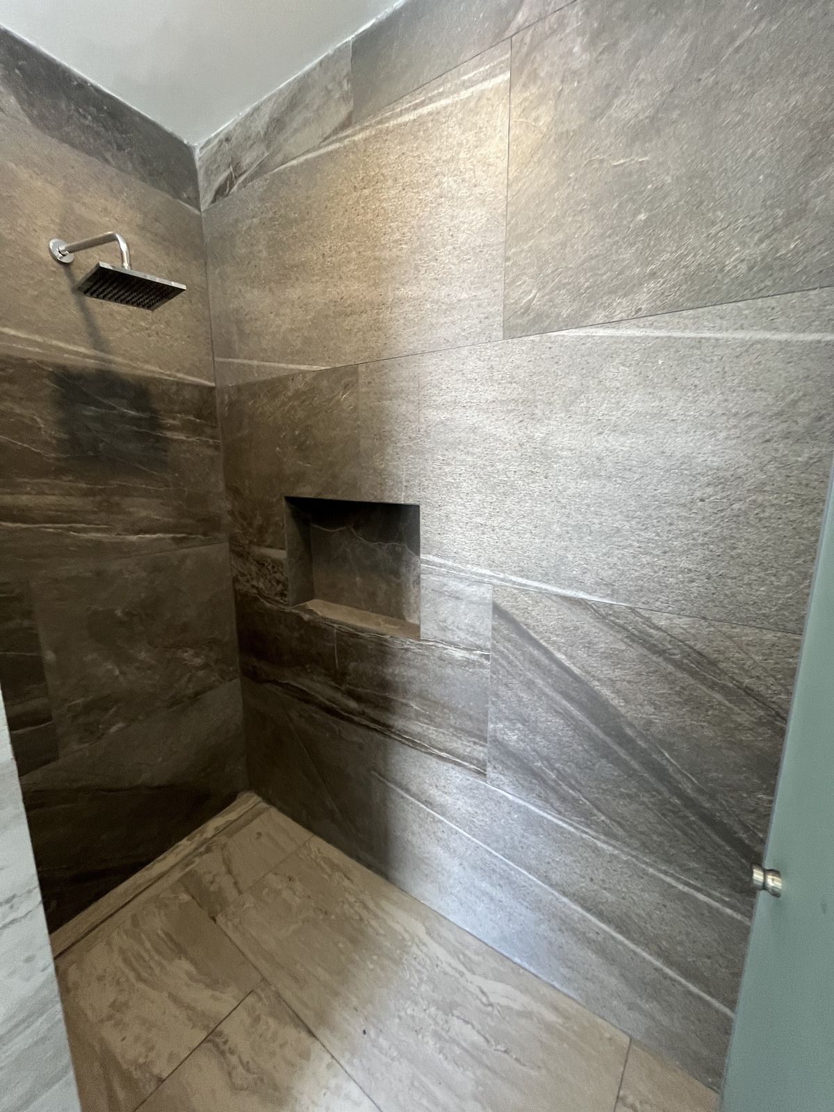 37 de 40: Regadera de baño de patio