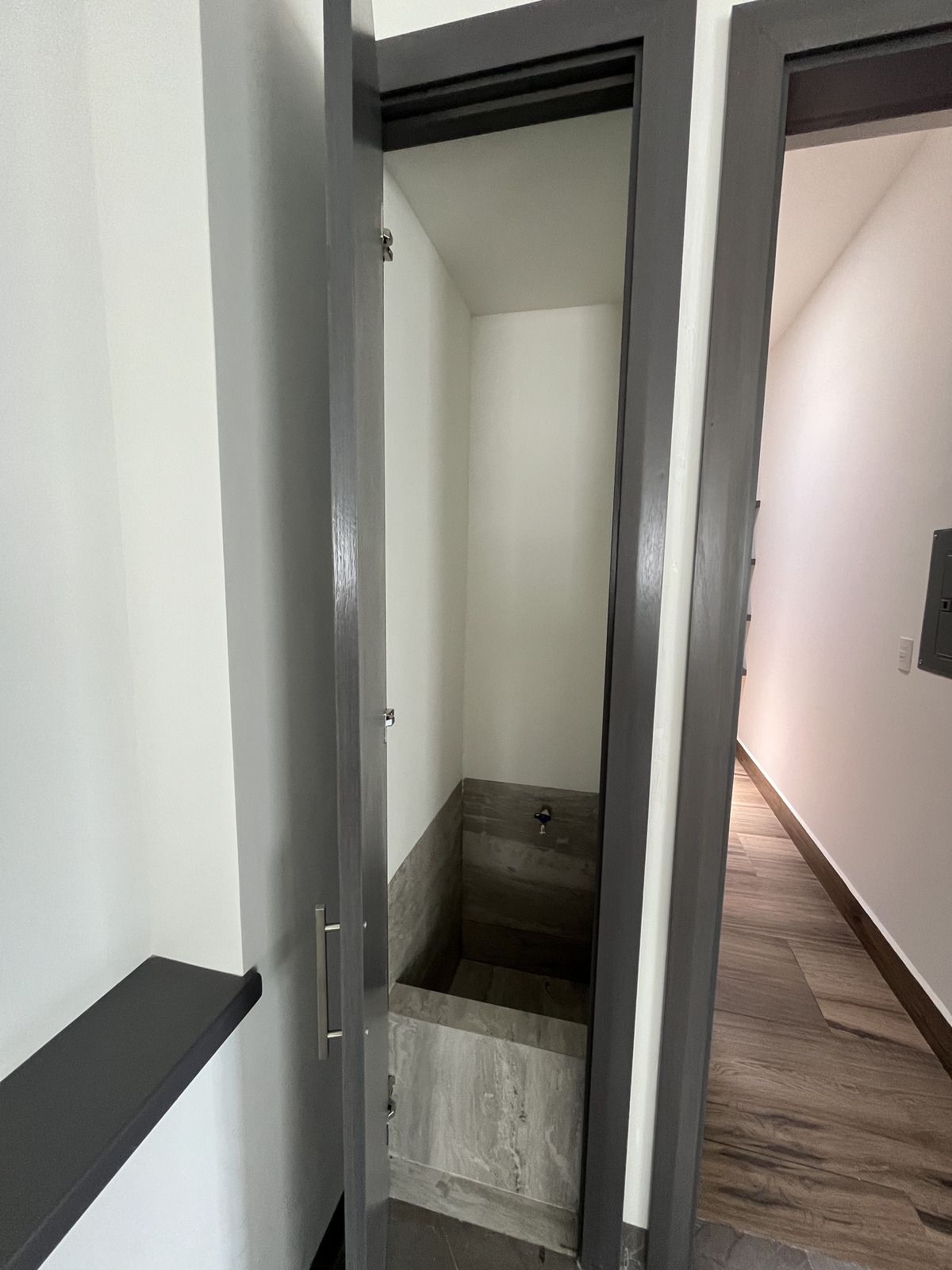 31 de 40: Closet de limpieza planta alta