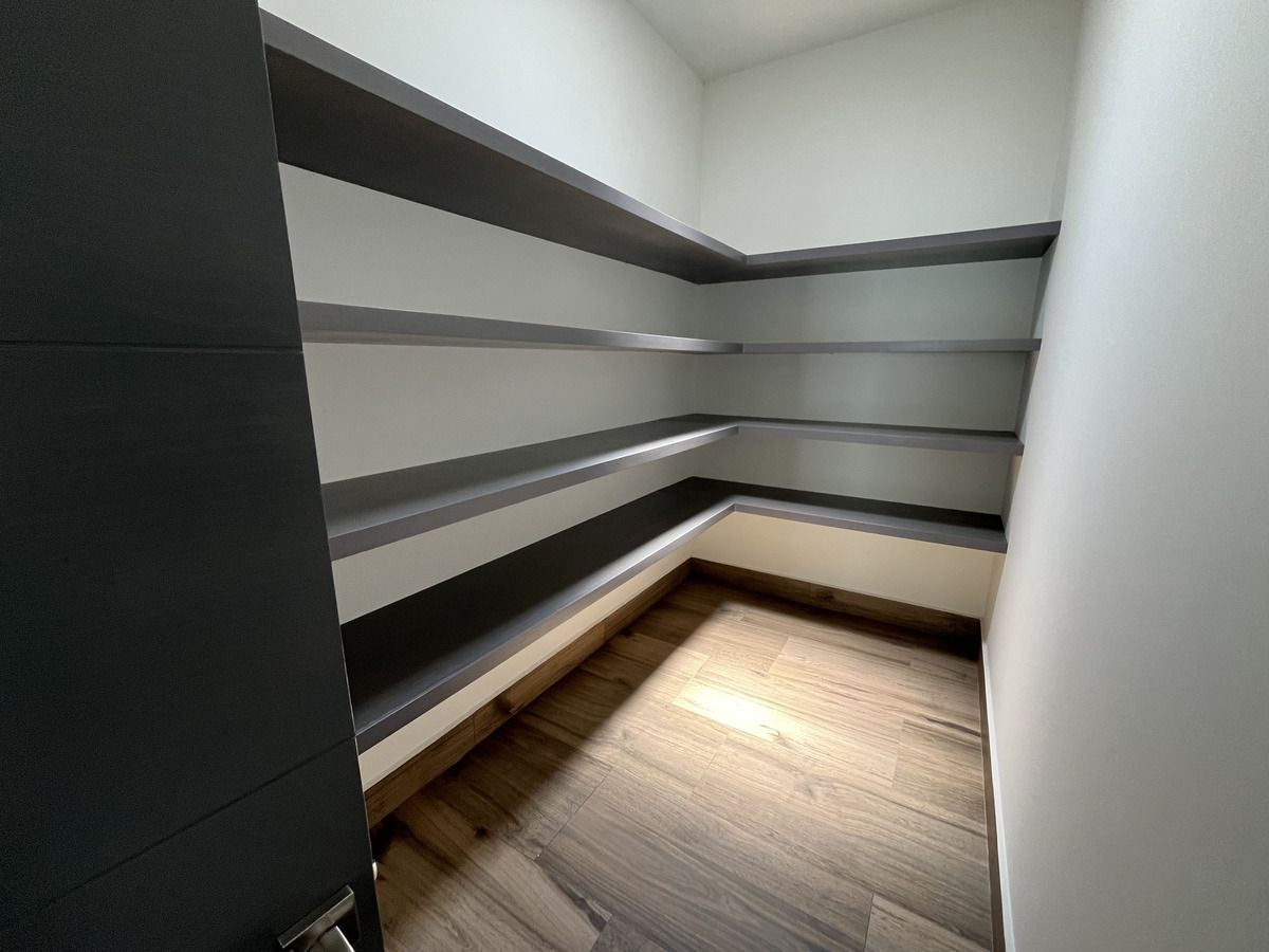 32 de 40: Closet de blancos planta alta