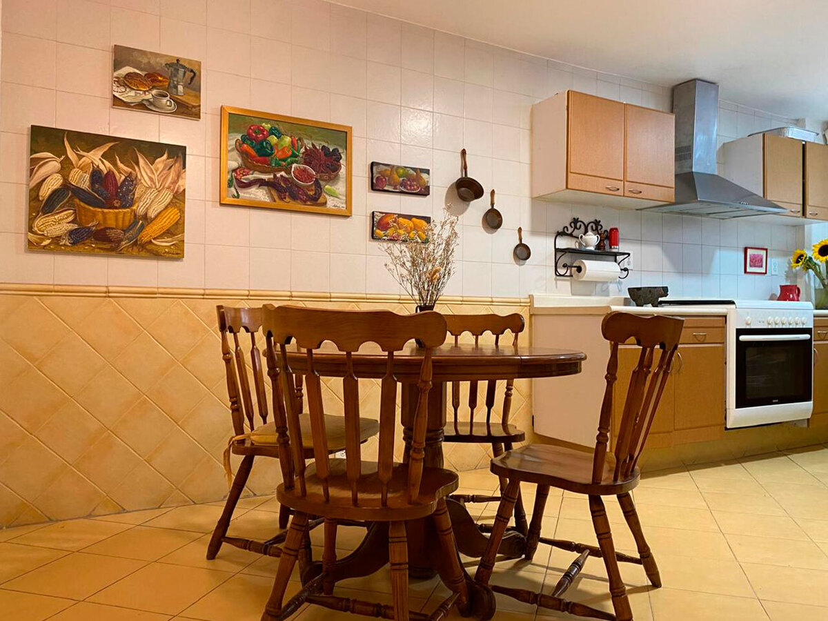 5 de 18: Cocina integral con desayunador