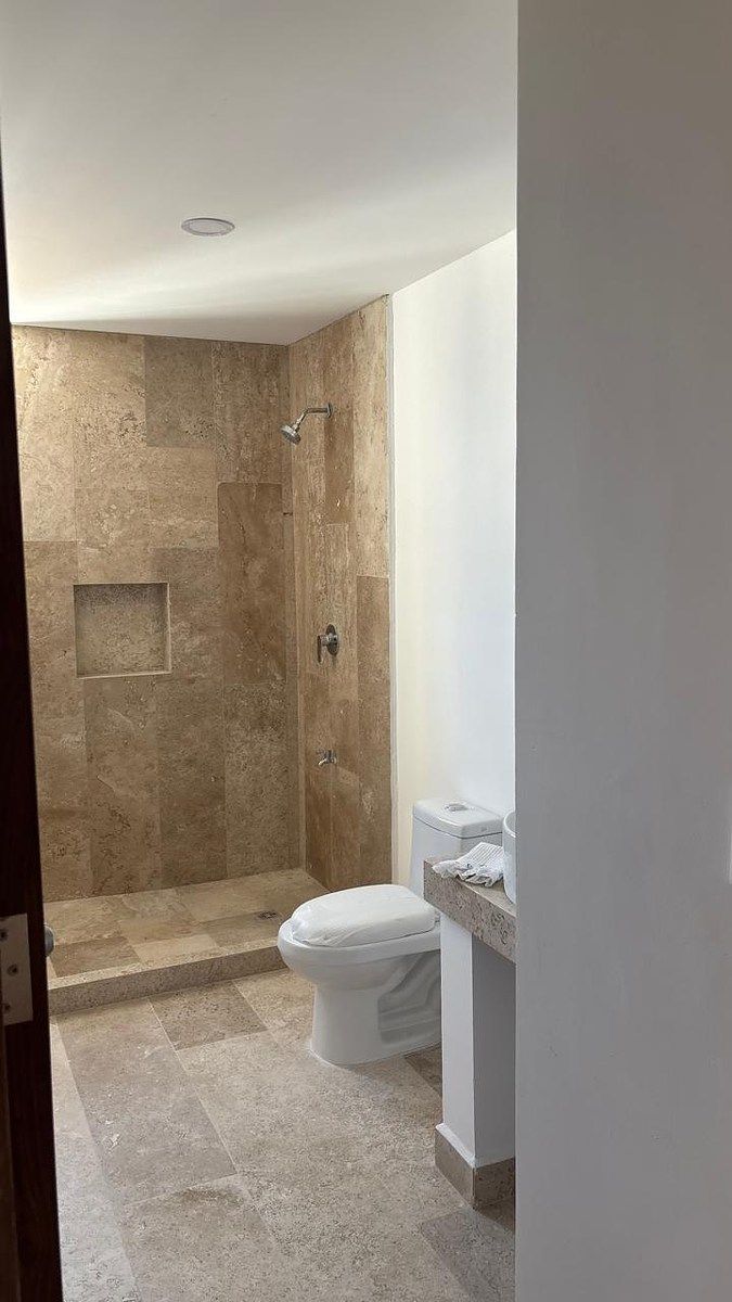 8 de 18: Baño, Recámara Principal