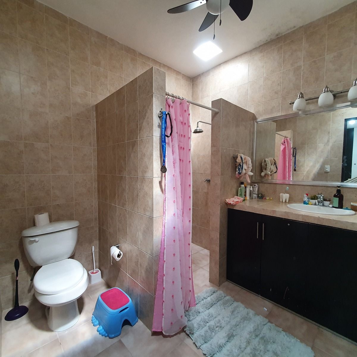 17 de 21: Baño, Tercera Habitación