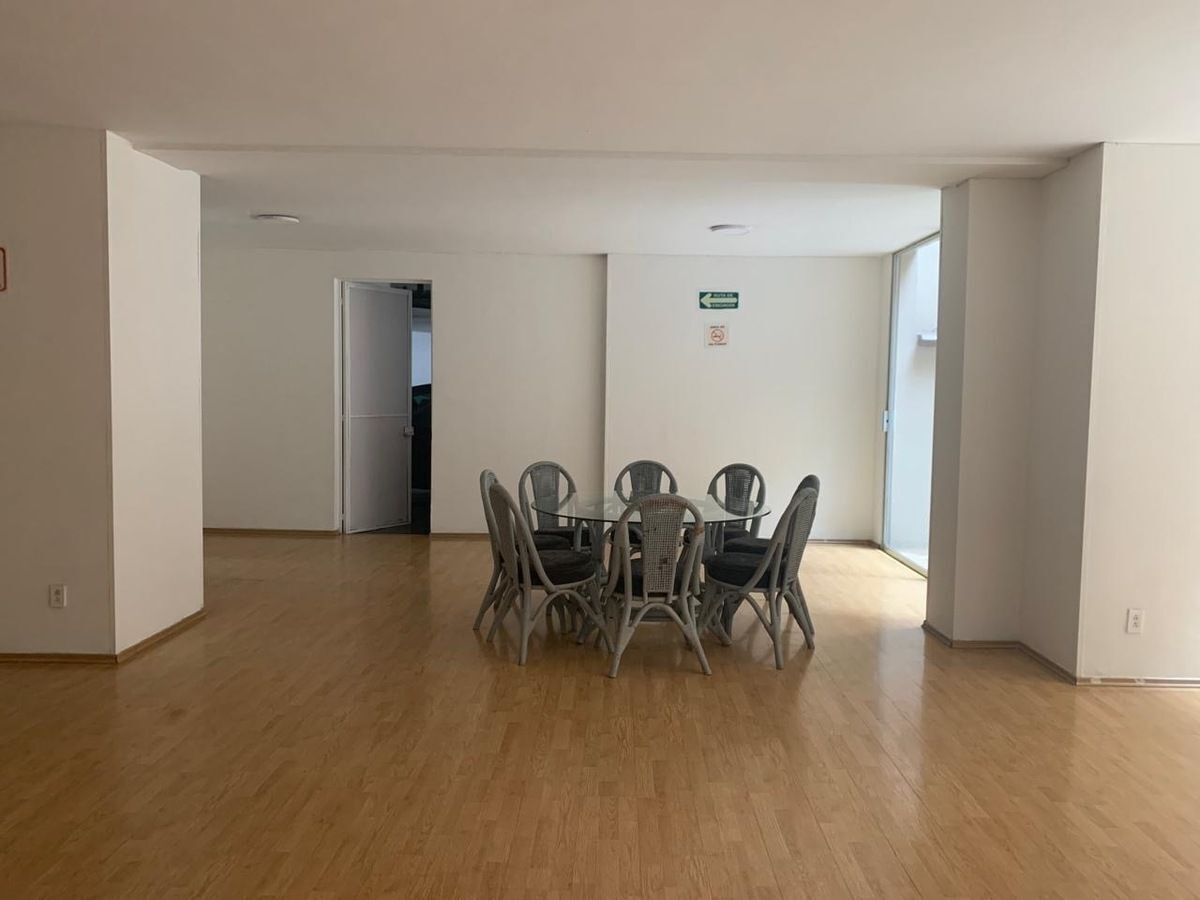 22 de 24: Salón de fiestas