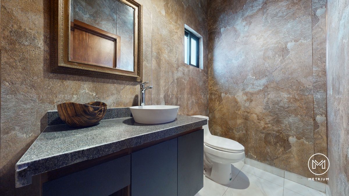 6 de 22: Medio Baño