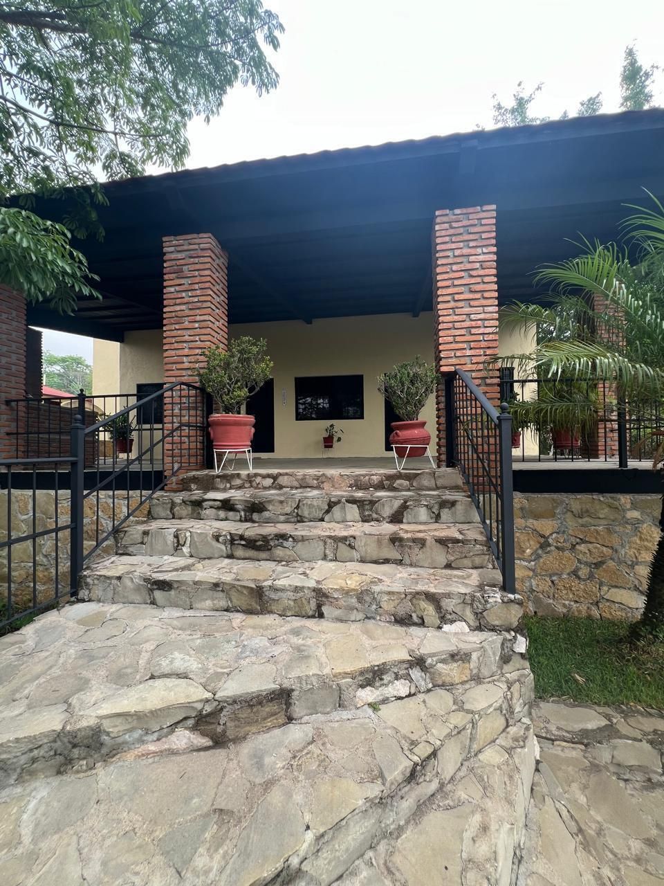 4 de 25