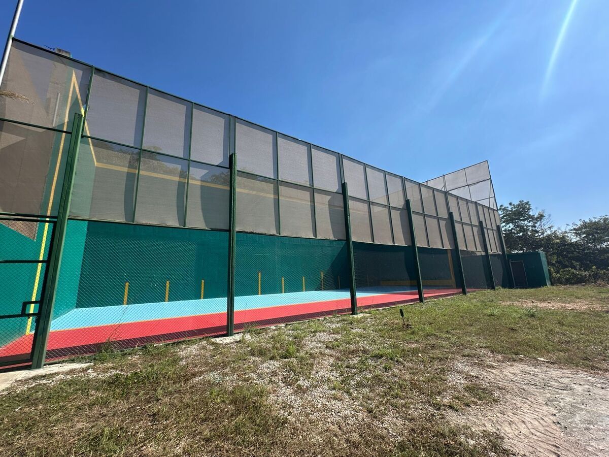 6 de 10: Cancha de Frontenis