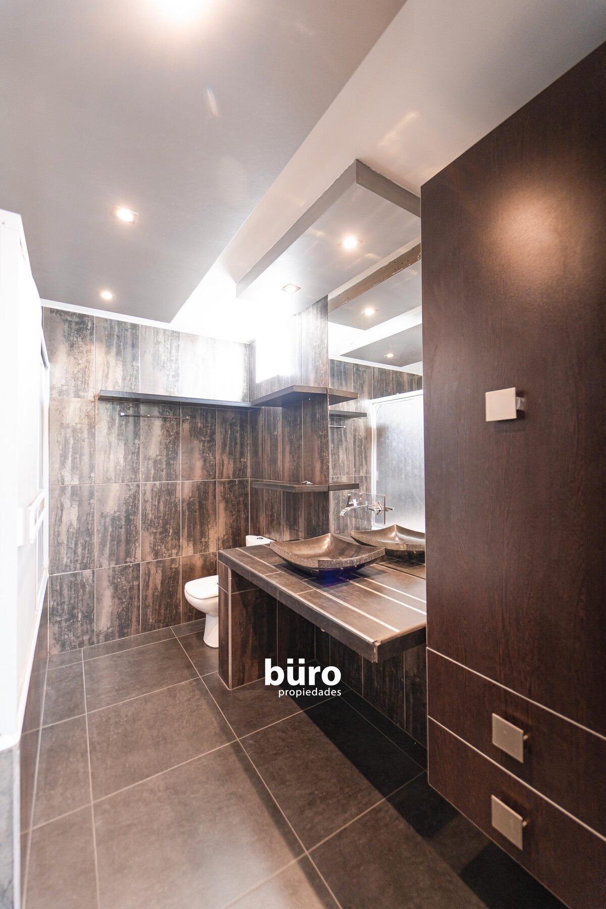 11 de 13: Baño principal