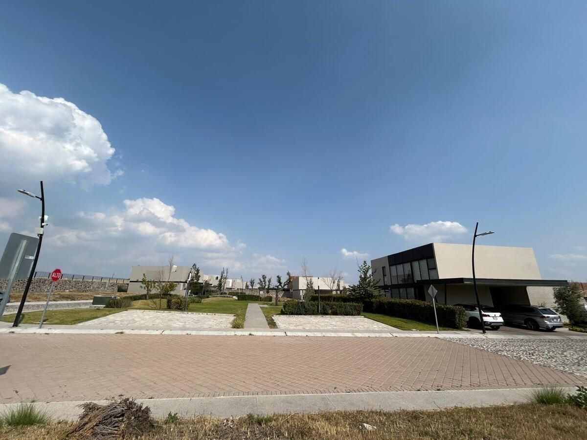 5 of 5: VISTA AL PARQUE