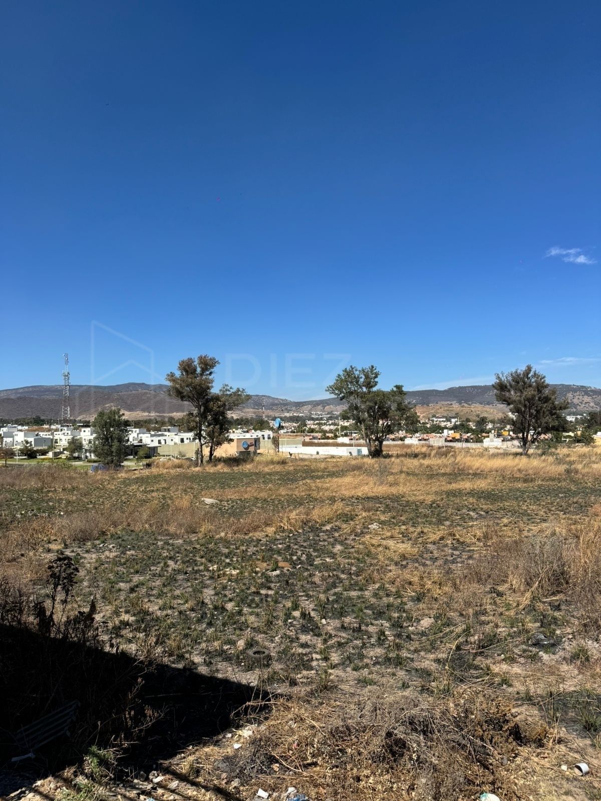 Terreno en Venta en Av. López Mateos a un costado de plazas Outlet - foto 2