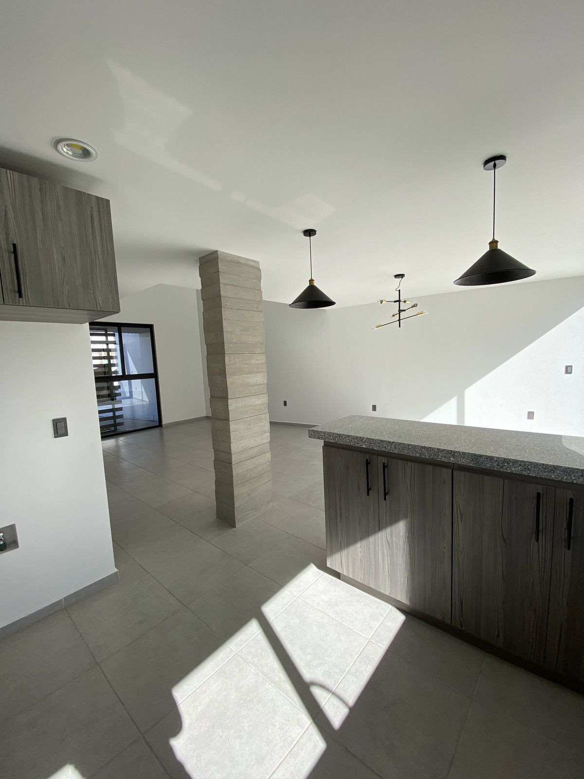 HERMOSA CASA NUEVA EN VENTA EN EL REFUGIO HABITACION EN PB - foto 2