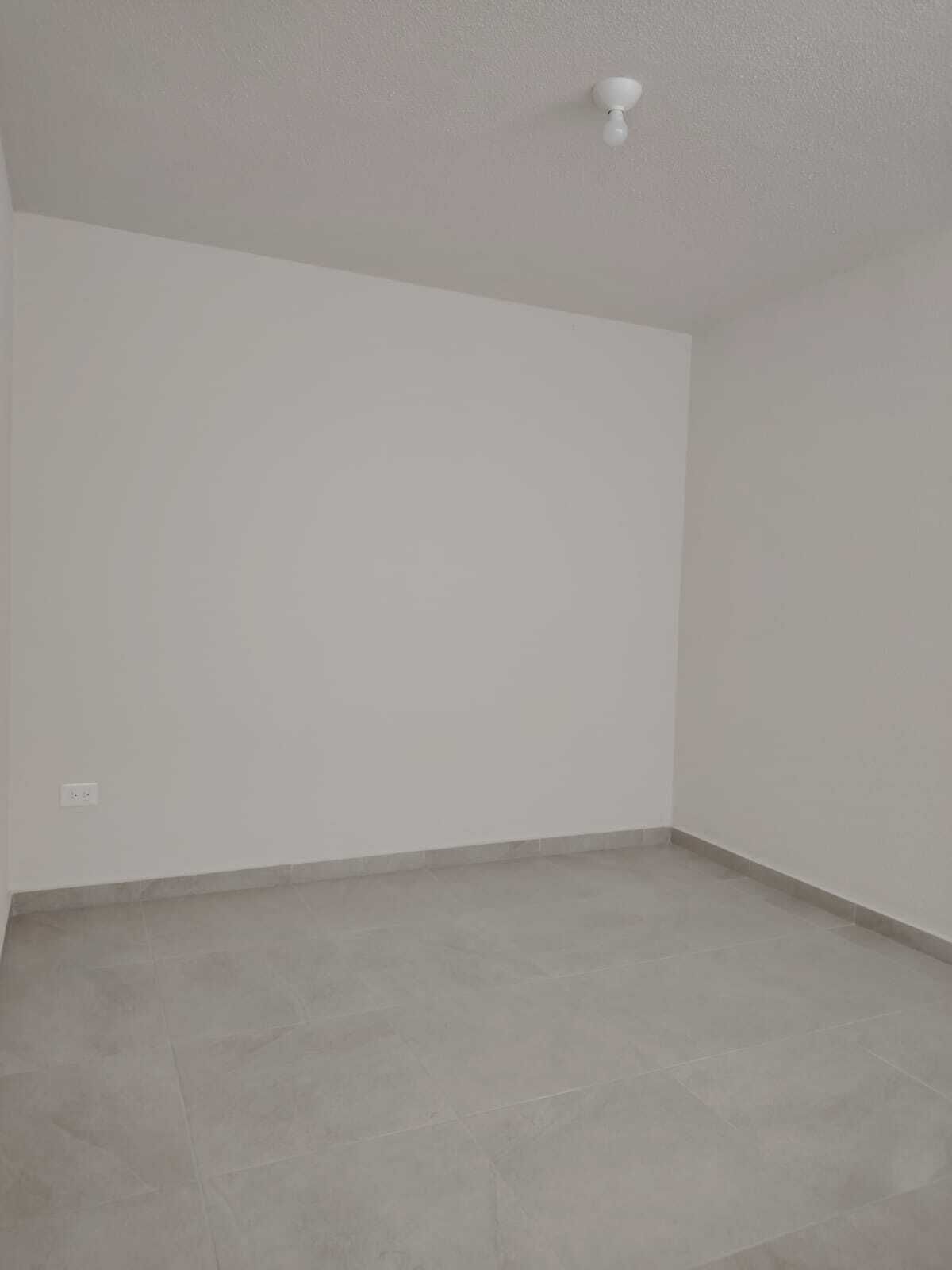 7 of 22: Sala de trabajo