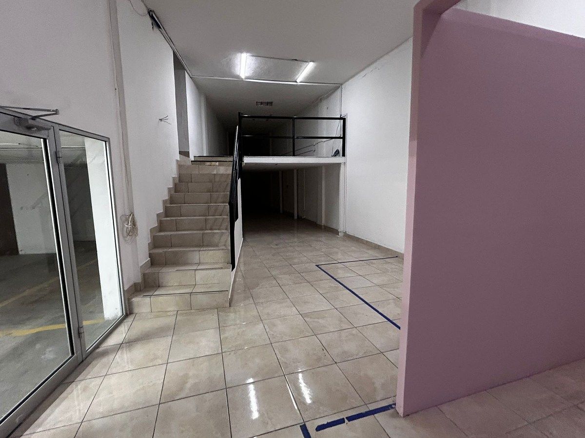 4 de 11: AREA DE OFICINAS