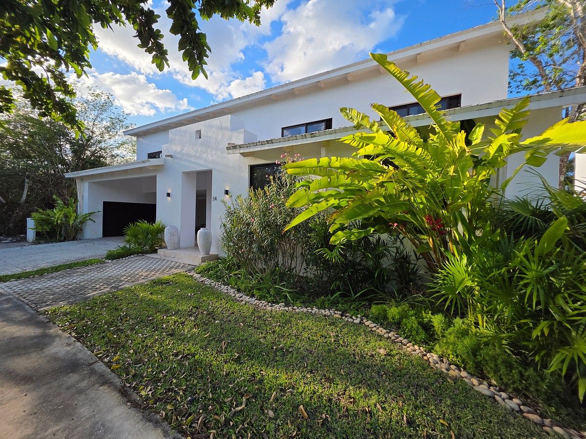 House in Yucatán Country Club, Mérida, photo 5 of 46
