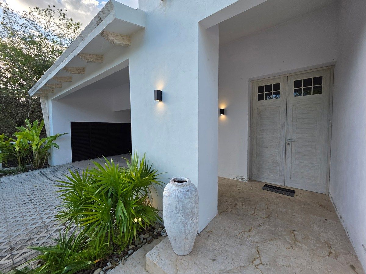 House in Yucatán Country Club, Mérida, photo 6 of 46