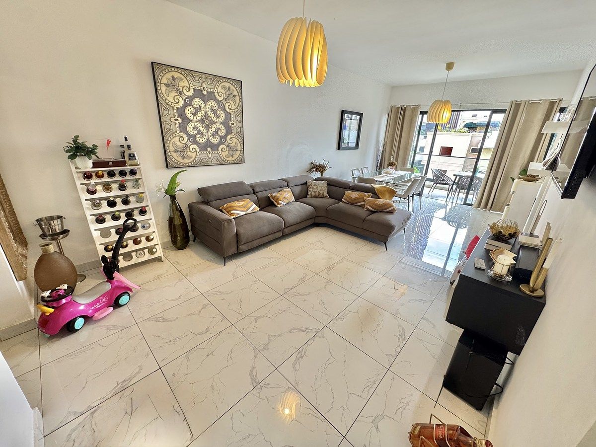 Apartamento en Evaristo Morales, foto 1 de 21