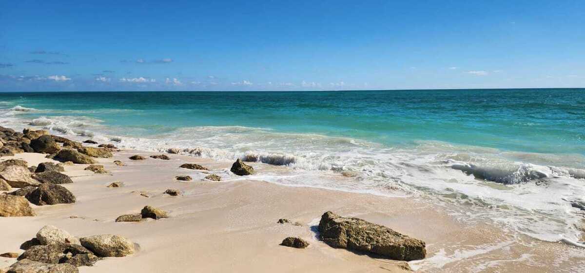 6 de 11: USO TURISTICO Y COMERCIAL