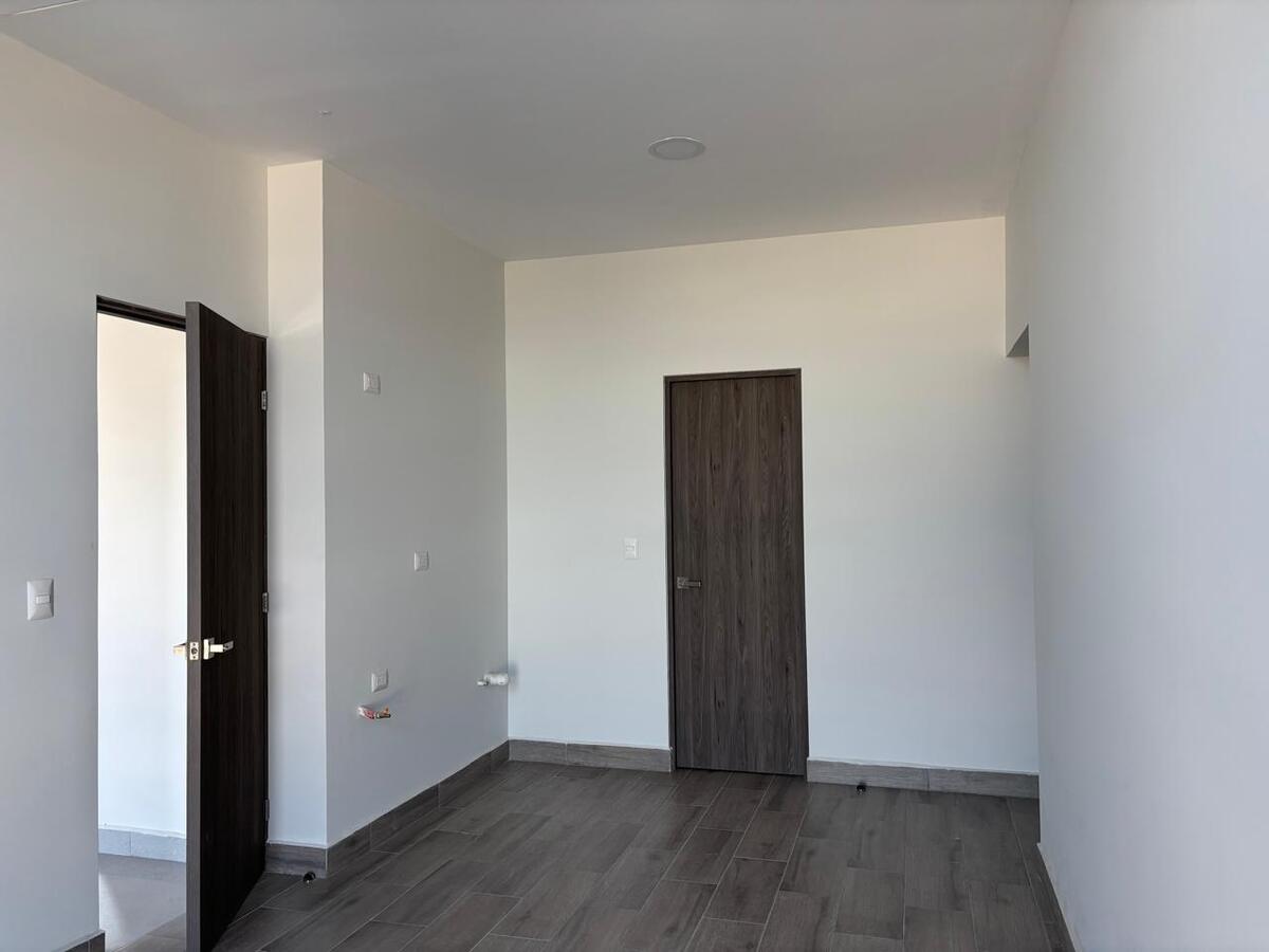 1 of 4: d72c06be-30b4-4112-bdd2-bf4b0f998377