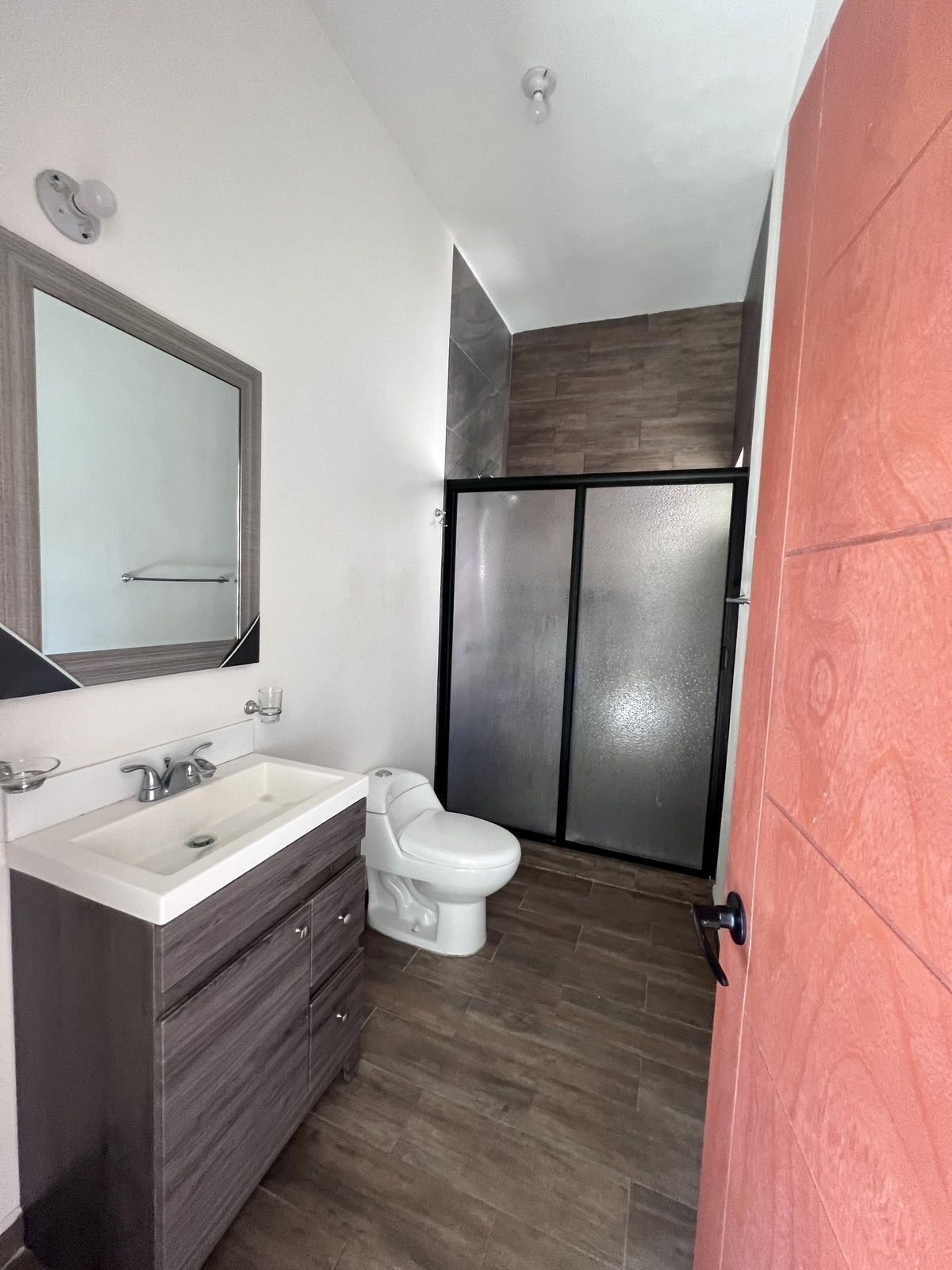 13 de 26: Baño recamara principal