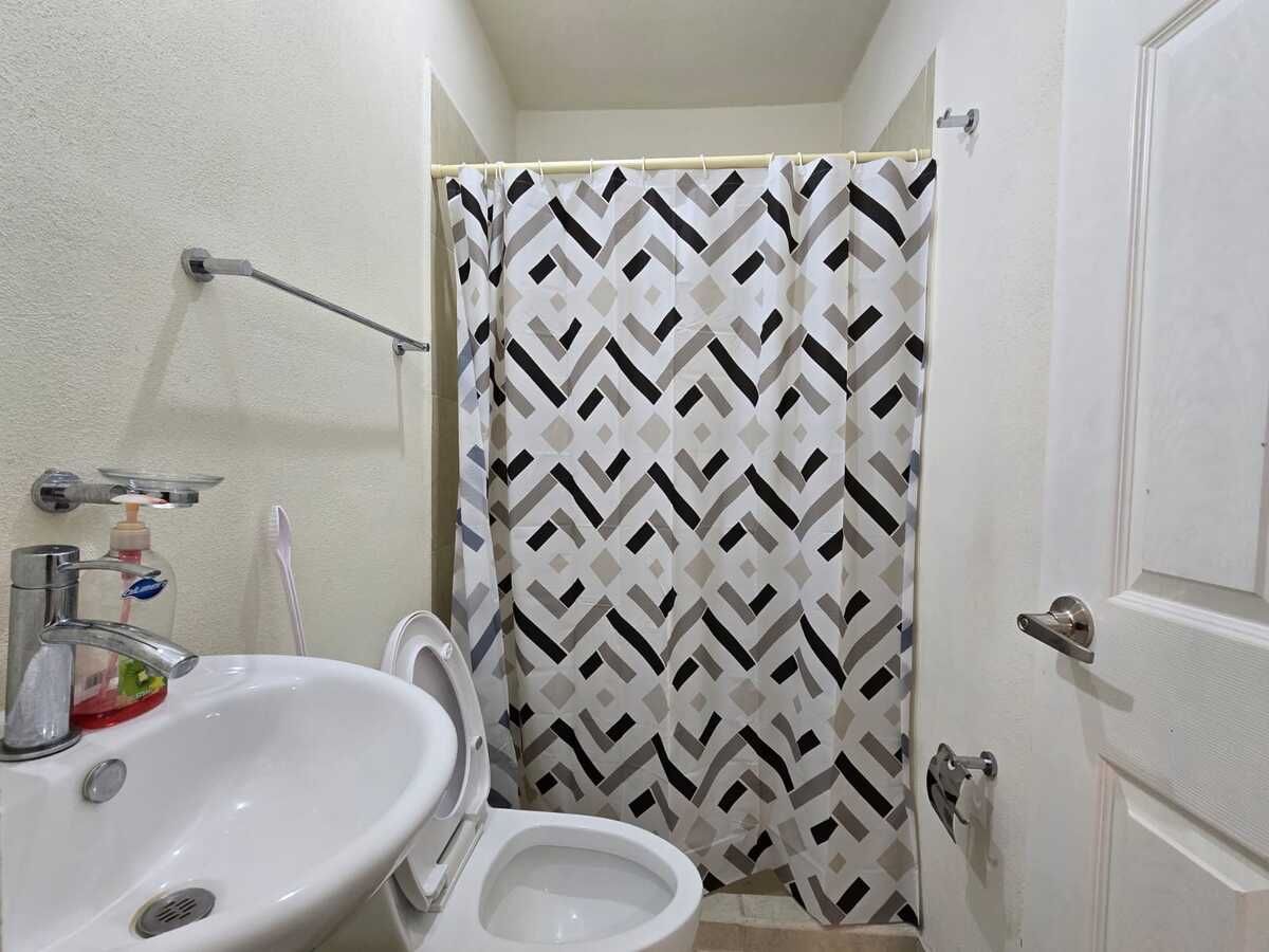 10 of 20: Baño recámara principal