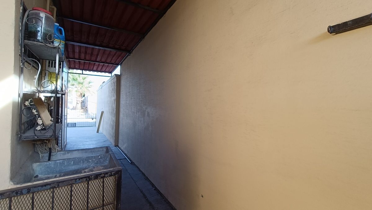 11 de 14: Pasillo de servicio