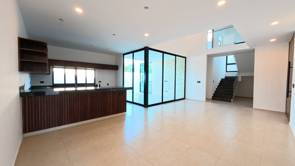 2 of 21: Sala y Comedor