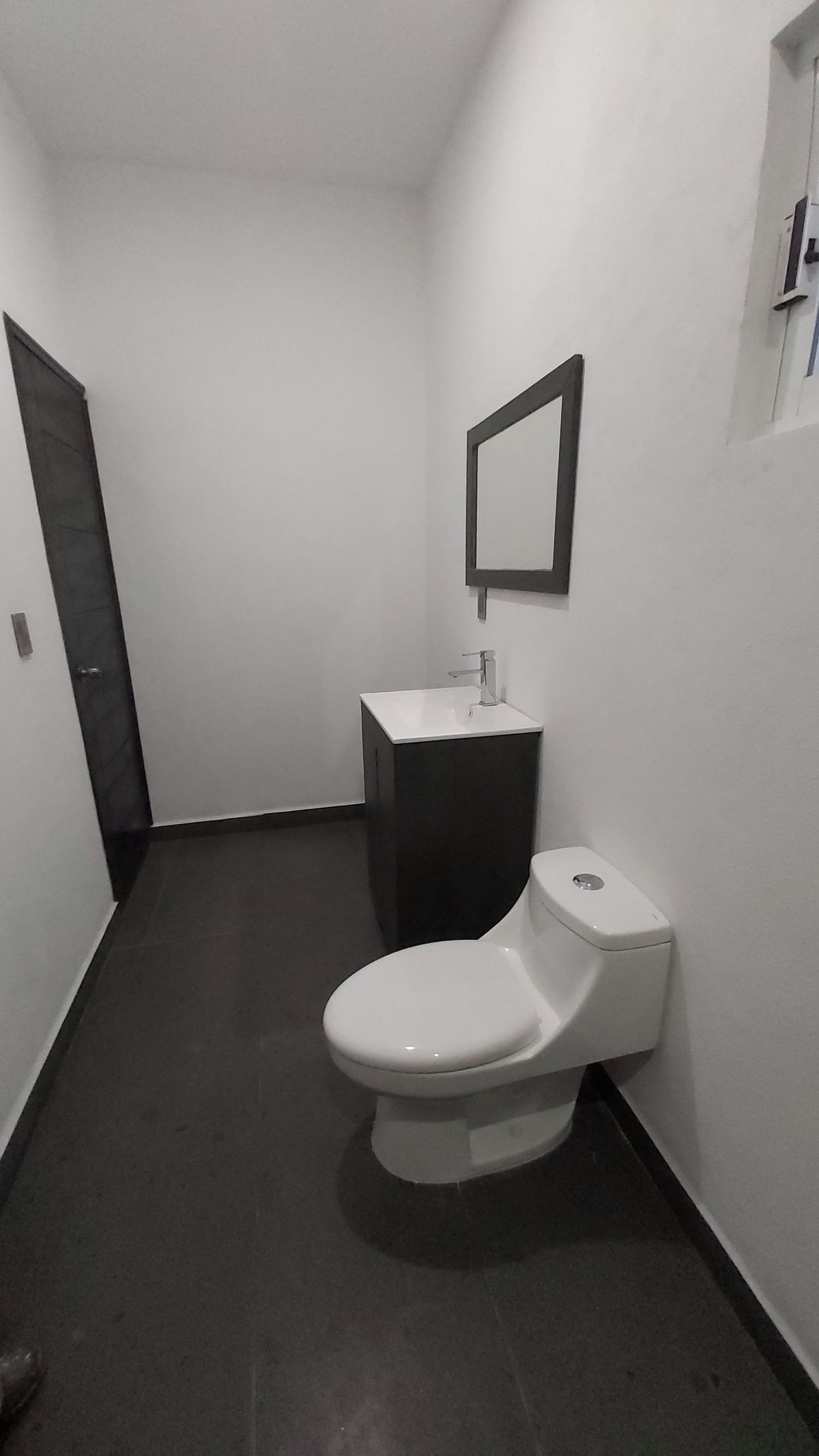 12 of 20: BAÑO 3