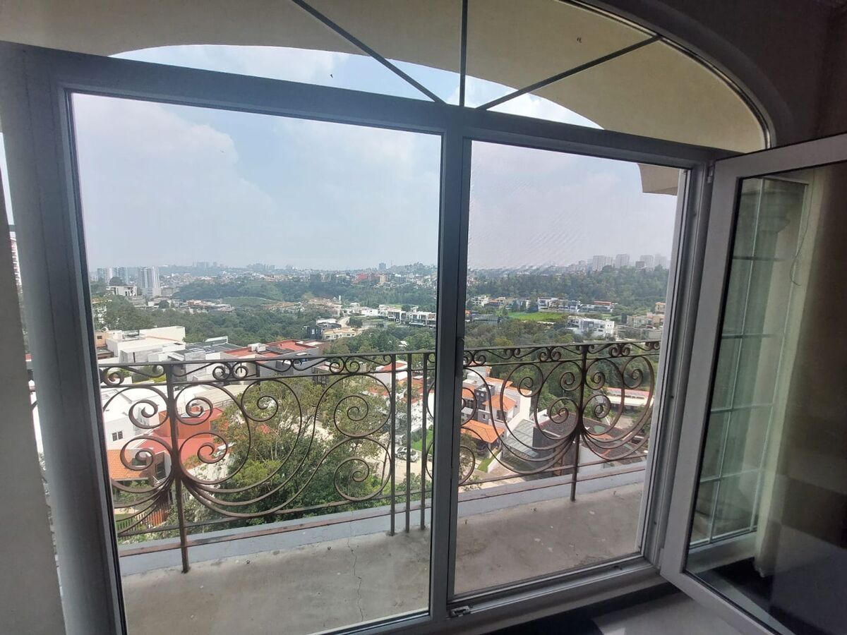 7 de 30: ventanas piso techo en sala y recamaras